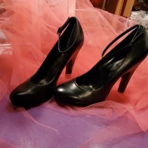 Style and Co ankle strap pump